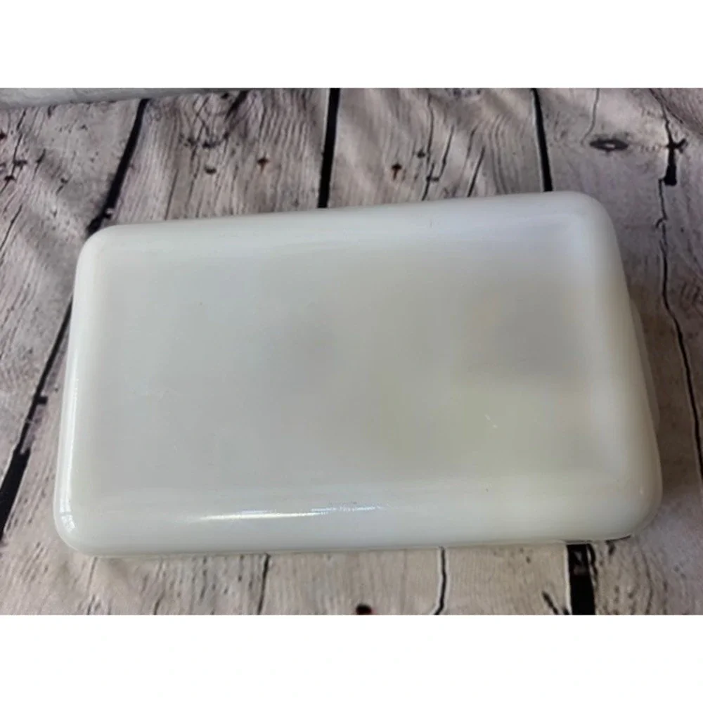 Fire King ANCHOR HOCKING Casserole Dish Atomic Star‎ Glow 7 X 12 Inch White Milk